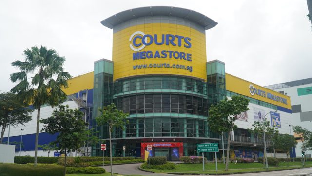 COURTS Megastore